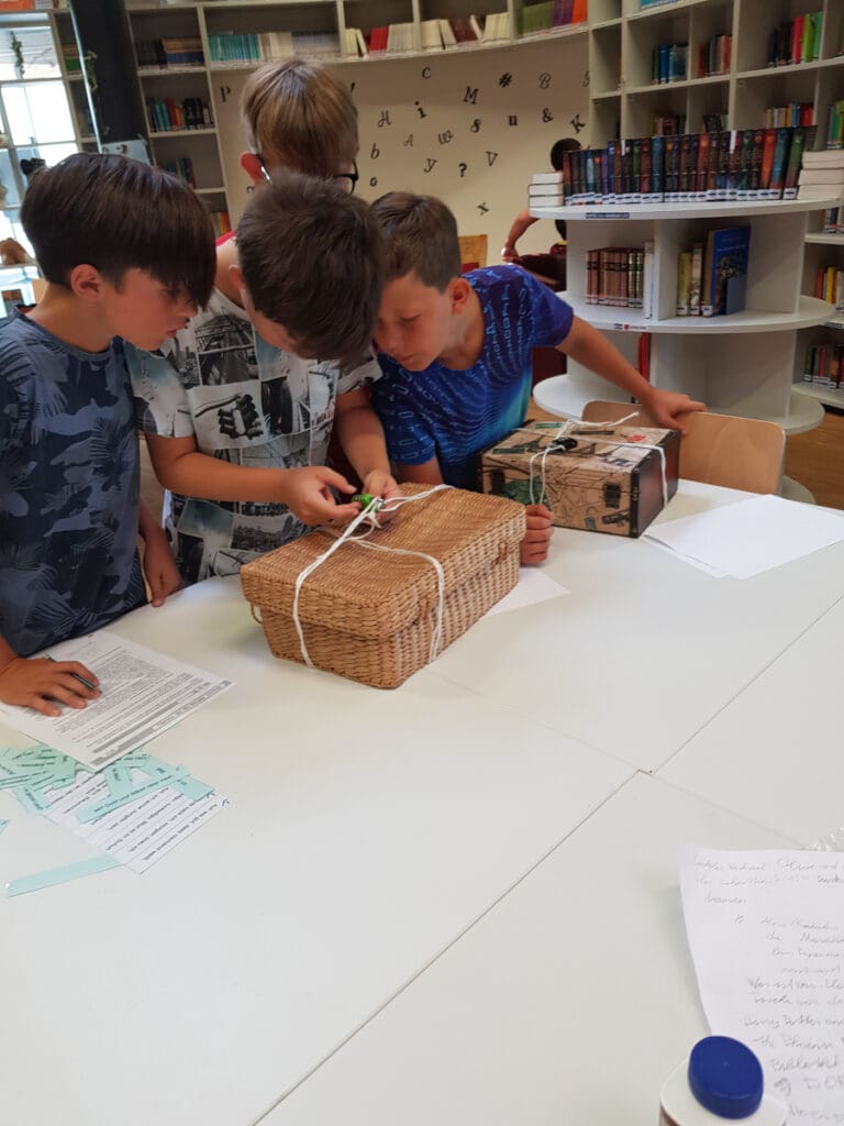 Märchenrätselrallye in der Schulbibliothek, Juni 22