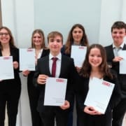 6 SchülerInnen der 8C und 8B absolvierten die kommissionelle Unternehmerführerscheinprüfung in St.Pölten