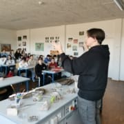 Schüler als Lehrer: Patrik Brzuhalskis Insektenkunde begeistert die 2BS und 2D